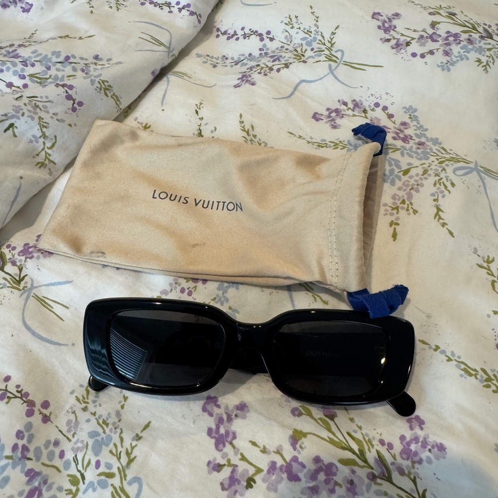 Louis Vuitton murakami sunglasses with dust bag